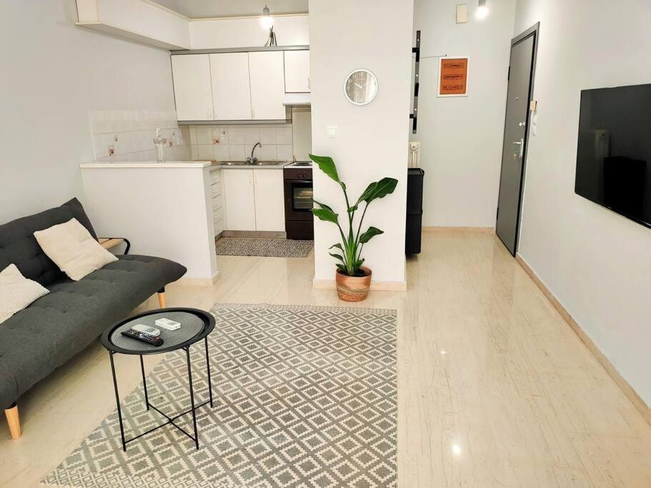 Апартаменти Δίπλα Στο Πάρκο Каламата Екстер'єр фото