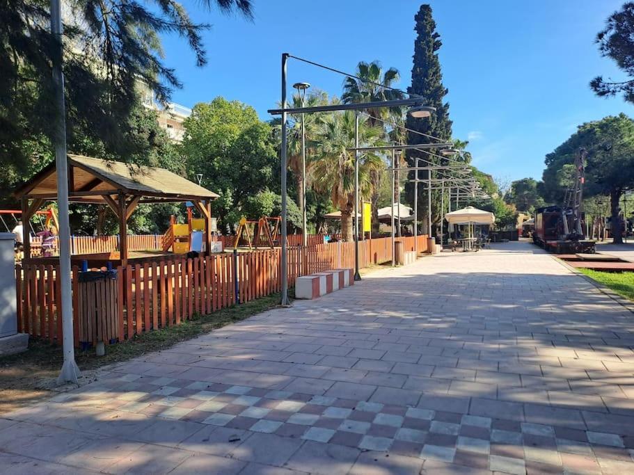 Апартаменти Δίπλα Στο Πάρκο Каламата Екстер'єр фото